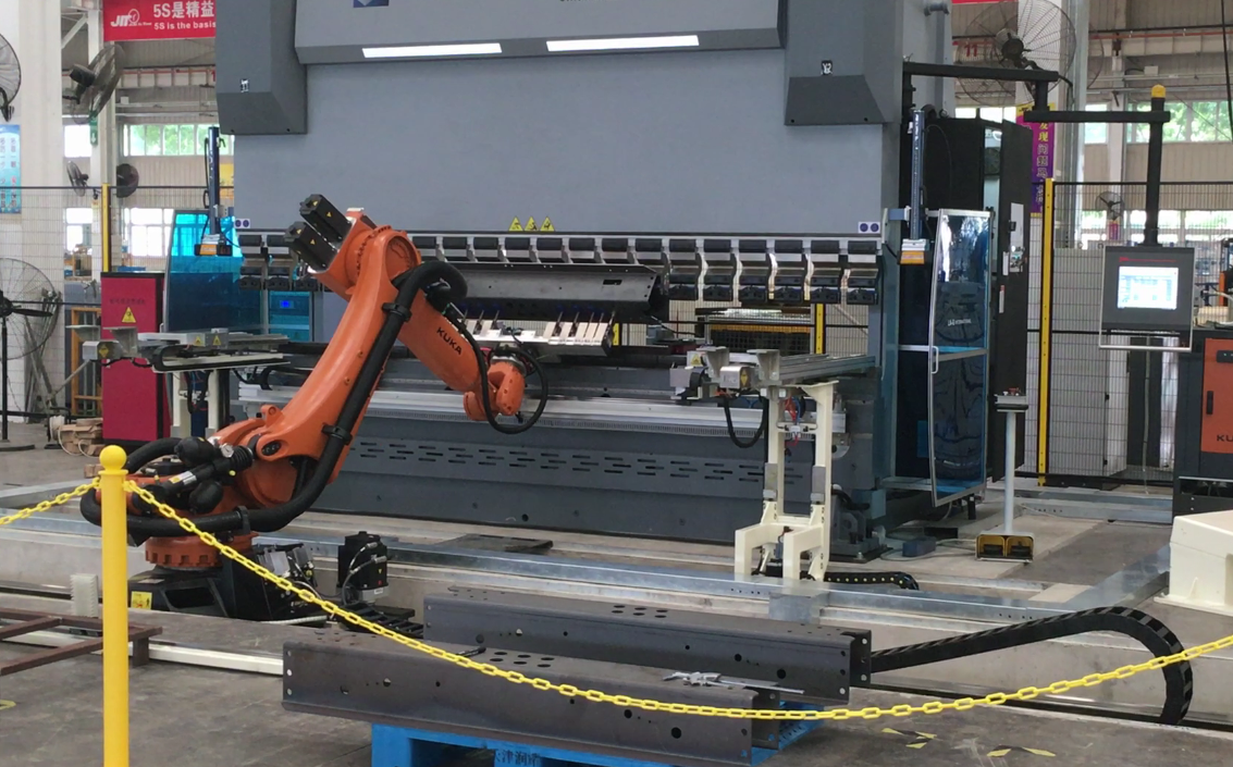 LAG葛世?國際智能化機械手折彎單元完美解決電梯厚板折彎瓶頸!